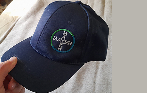 Gorra de gabardina con logo bordado