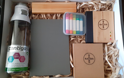 Caja set de escritorio ecológico y botella Contigo – box home office