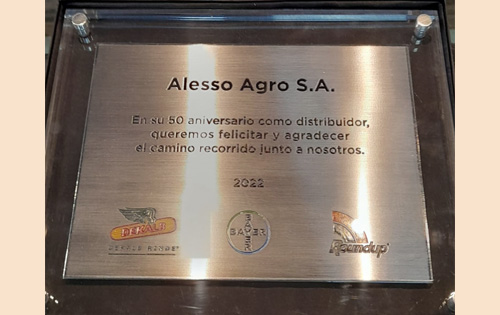 Placa premio en metal y acrílico