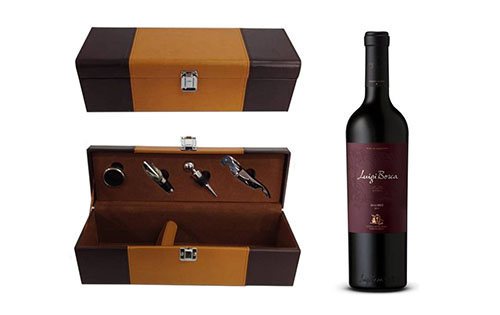 Caja de vino con accesorios